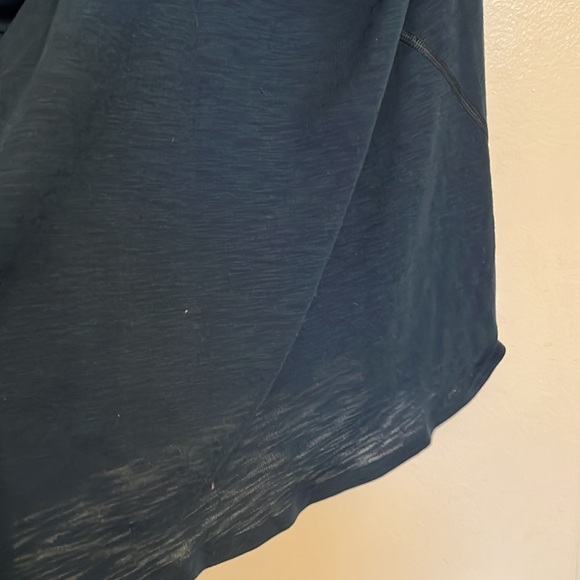 Lightweight navy workout top - Picture 7 of 8